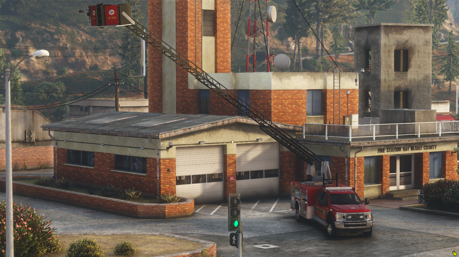 2022 Small Ladder Truck